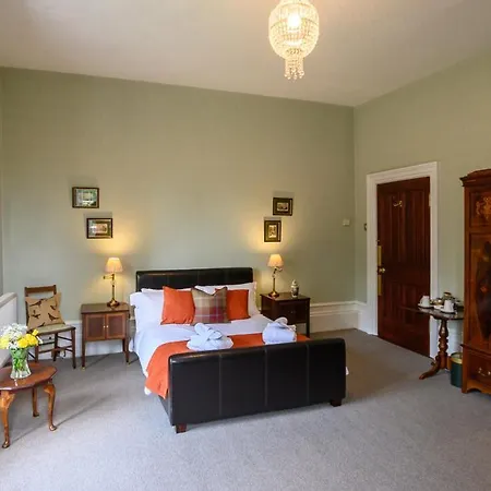בית הארחה Heads Nook Hall 5*