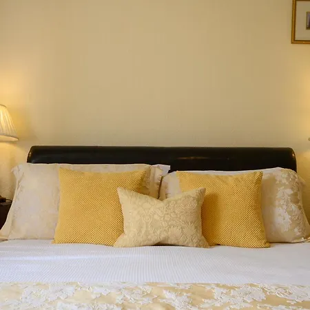 בית הארחה Heads Nook Hall 5*