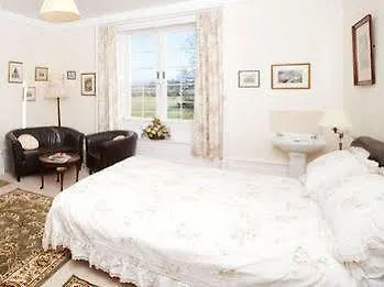 Heads Nook Hall בית הארחה 5*