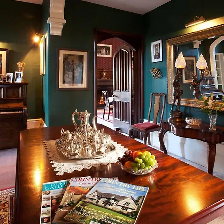 Heads Nook Hall בית הארחה 5*